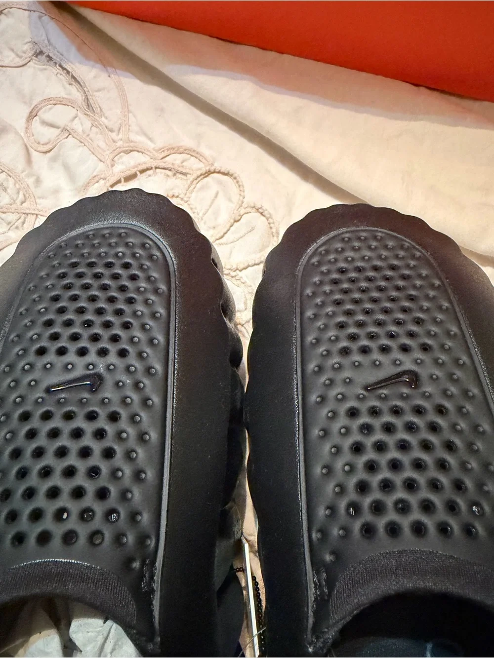 MEN.  Nike mind  001. Black mule